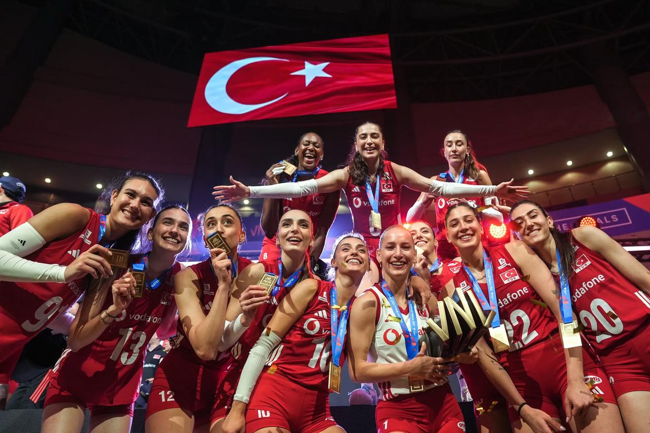 Darphane'den Filenin Sultanları'na özel basım VNL şampiyonluğu hatıra parası