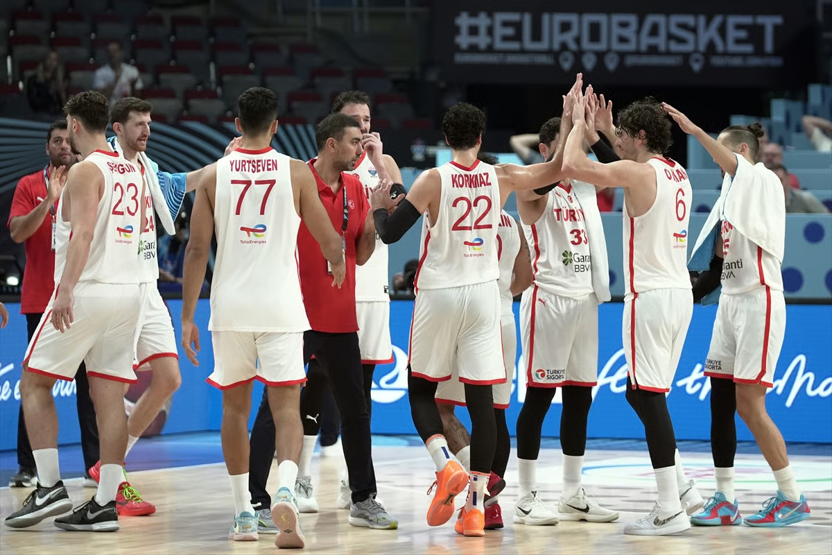 12 Dev Adam EuroBasket'te kayıpsız ilerliyor