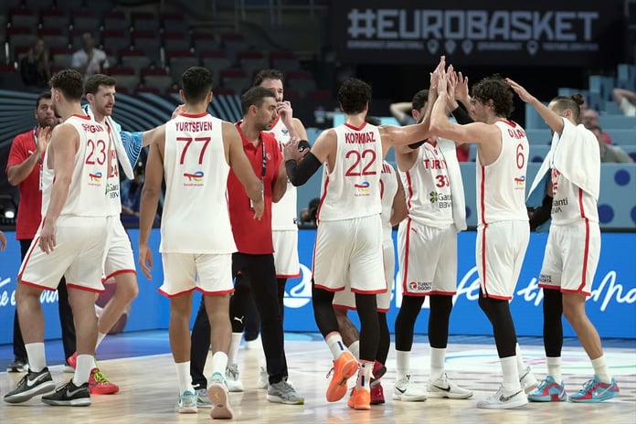 EuroBasket'te liderlik mücadelesi: 12 Dev Adam kayıpsız ilerliyor, üçüncü maçta rakip Portekiz