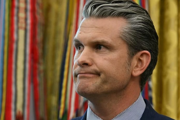 ABD Savunma Bakanı Hegseth'den Panama ve Grönland mesajı
