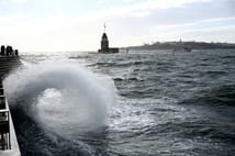 İstanbul fırtınaya teslim: Valilik bilançoyu açıkladı