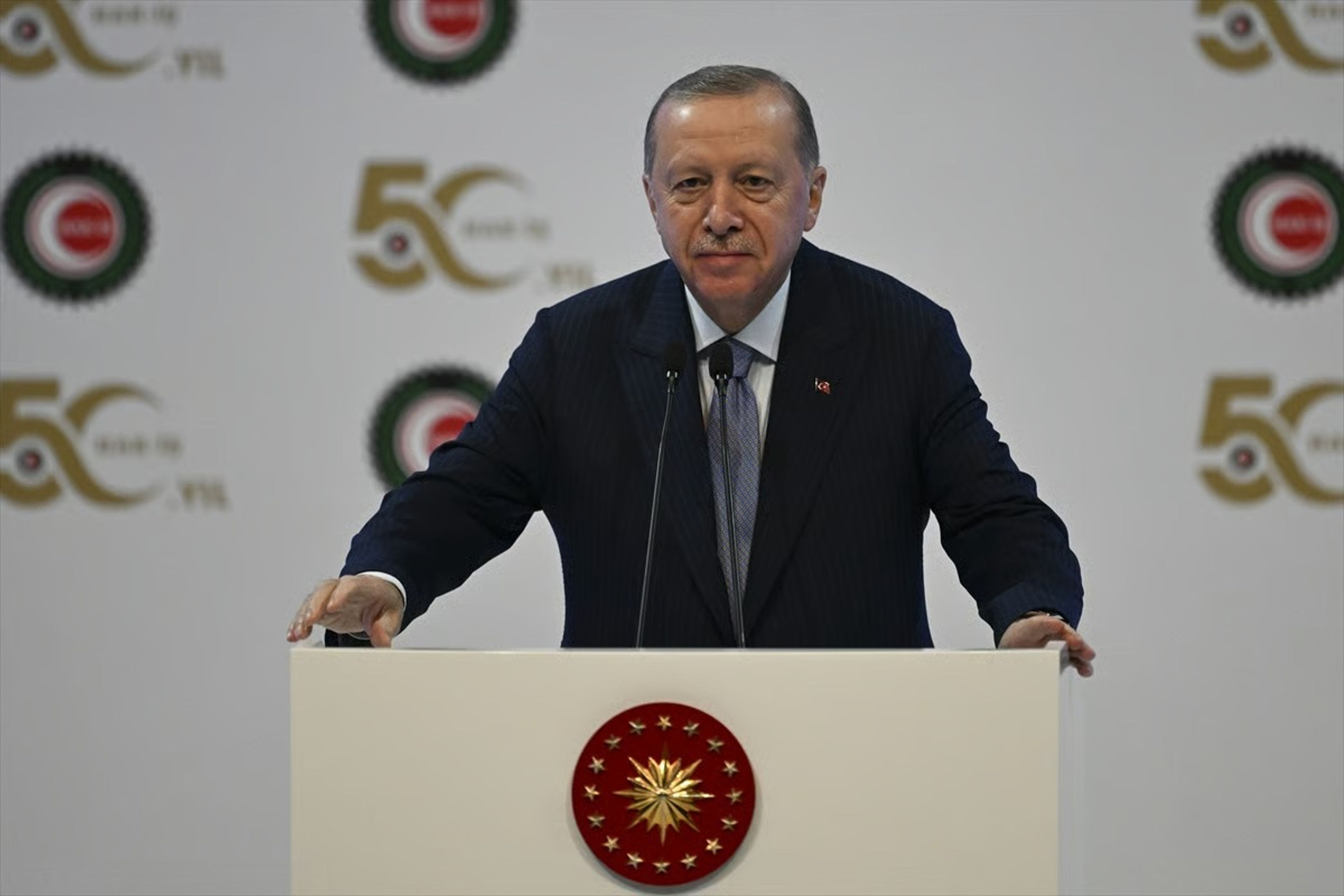 Cumhurbaşkanı Erdoğan'dan HAK-İŞ'e teşekkür: Ekonomik başarılar ve işçi hakları vurgusu