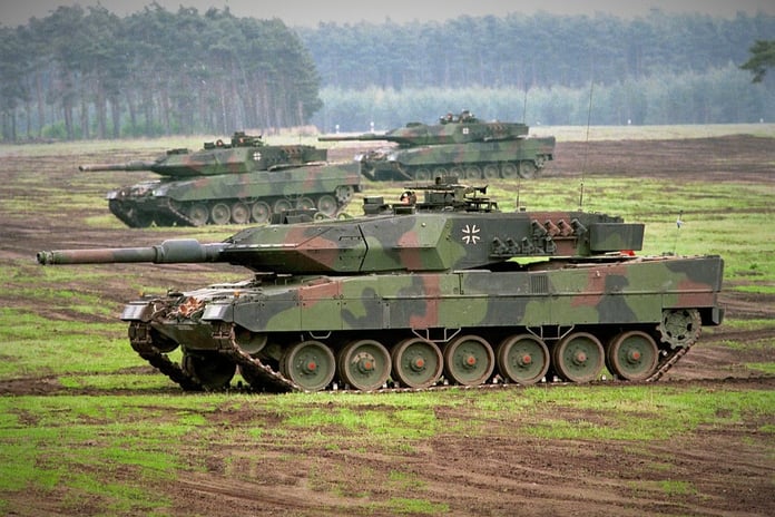 Almanya'dan 25 milyar avroluk tank siparişi