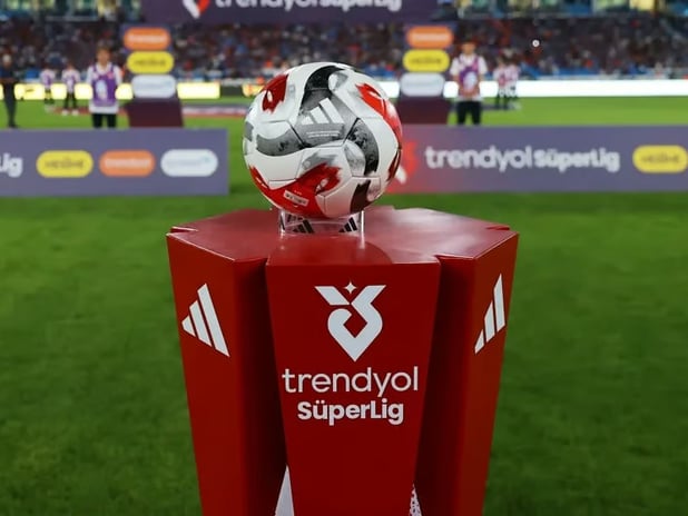 Süper Lig’de 20. hafta perdesi açılıyor: İşte haftanın fikstürü ve hakemler