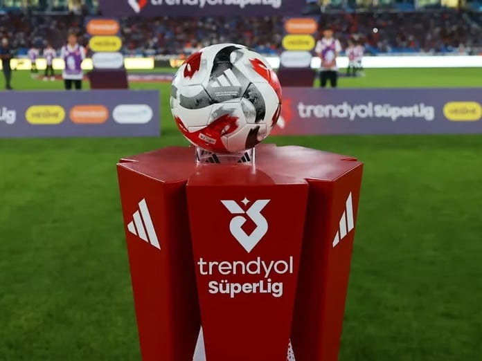 Galatasaray Rize'de güldü, Fenerbahçe evinde hata yapmadı