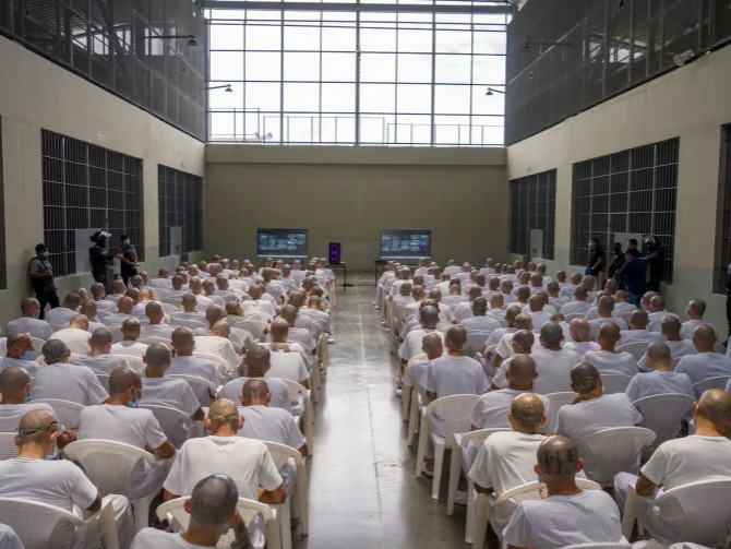 El Salvador'da çete davası: 486 sanık 47 bin suçtan yargılanıyor