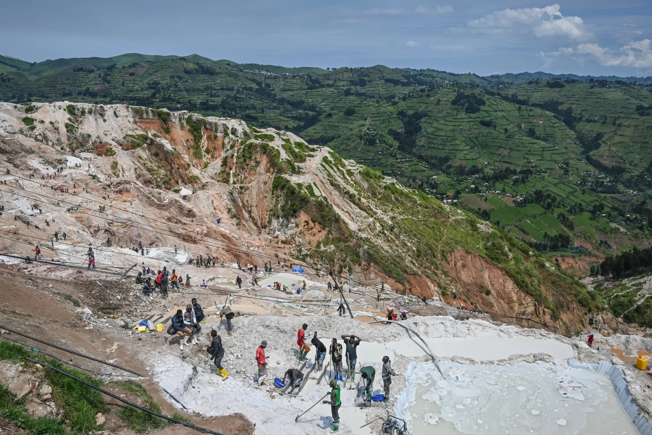 US Sanctions Congo Armed Group And Firms Over Conflict Minerals