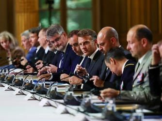 Allies Debate Ukraine Guarantees, US Support in Doubt