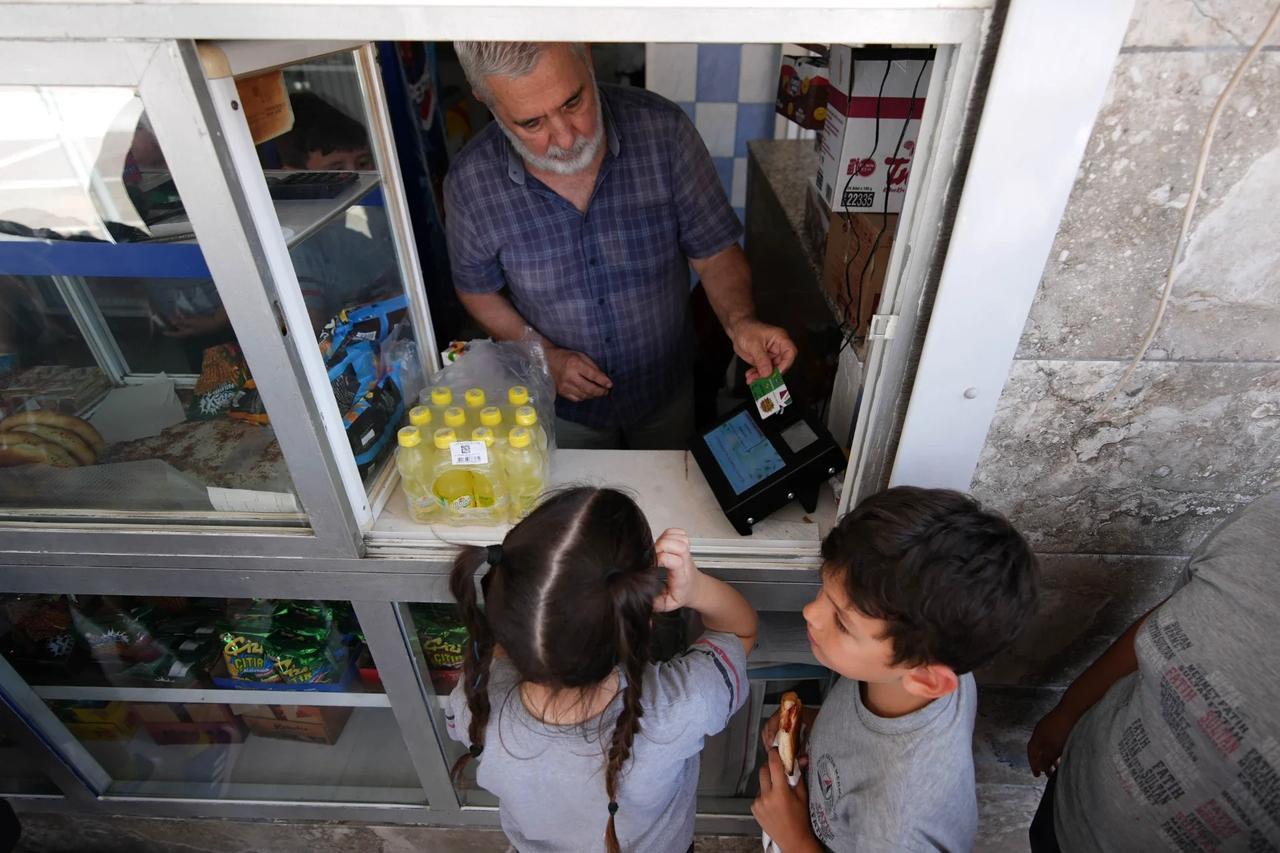 Öğrencilere aylık kantin kartı verilecek