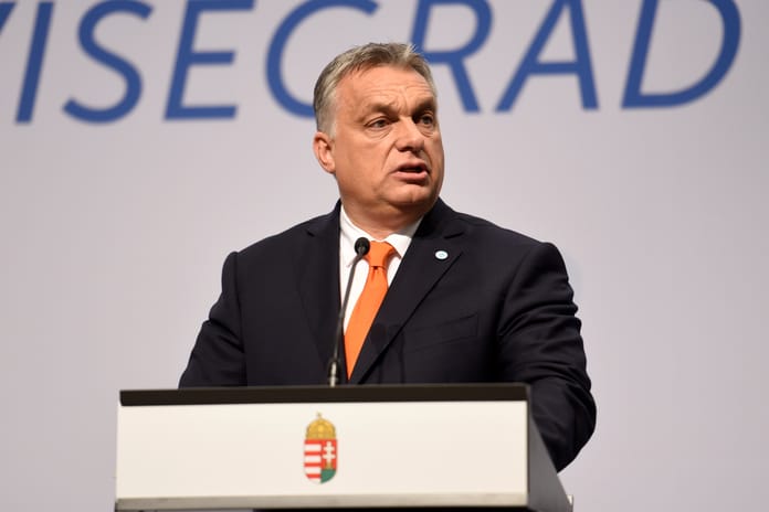 Orban AB ülkelerindeki yolsuzluklara sert tepki gösterdi