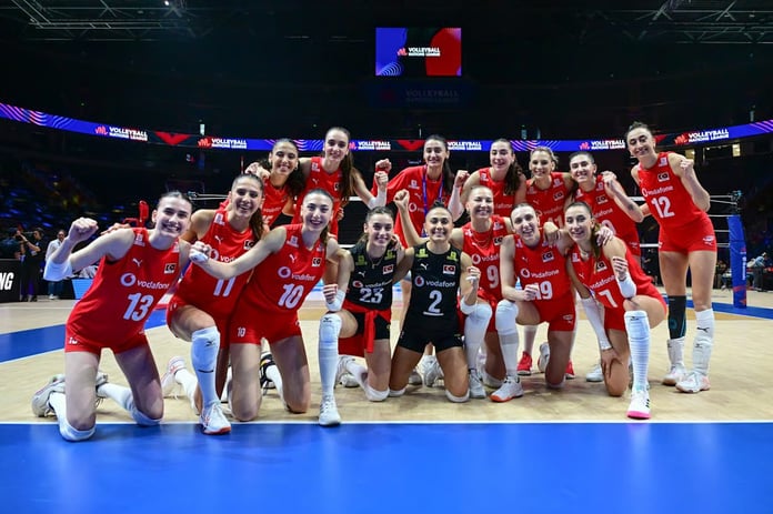 A Milli Kadın Voleybol Takımı, Milletler Ligi normal sezonunu mağlubiyetle tamamladı: Çeyrek finalde rakip belli oldu