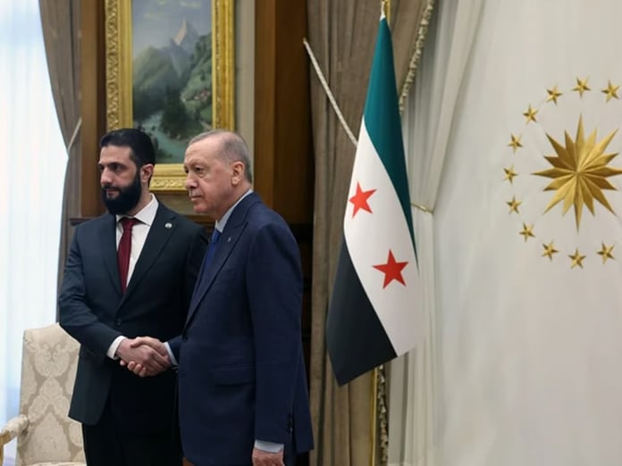 Al Jazeera: Trump'ın Suriye yaptırımlarını kaldırması ve İran'ın bölgesel yenilgisi