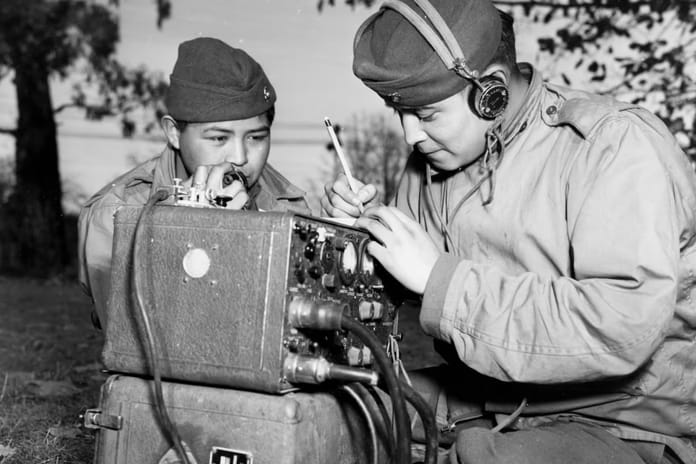 İkinci Dünya Savaşı'nın Navajo Kod konuşmacıları