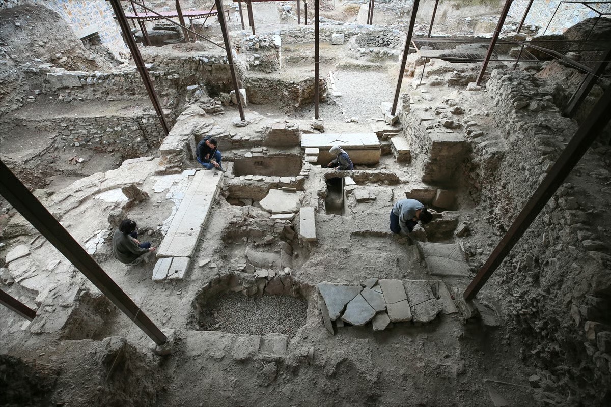 İznik'te Bizans şapeli ve Osmanlı hamamı bulundu