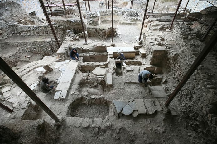 İznik'teki Çini Fırını kazılarında Bizans şapeli ve Osmanlı hamamı bulundu