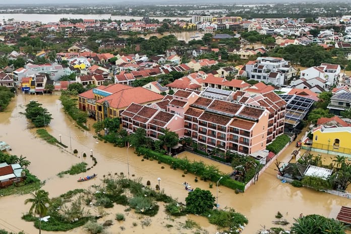 Filipinler’e yaklaşan Kalmaegi Tayfunu nedeniyle on binlerce kişi tahliye edildi