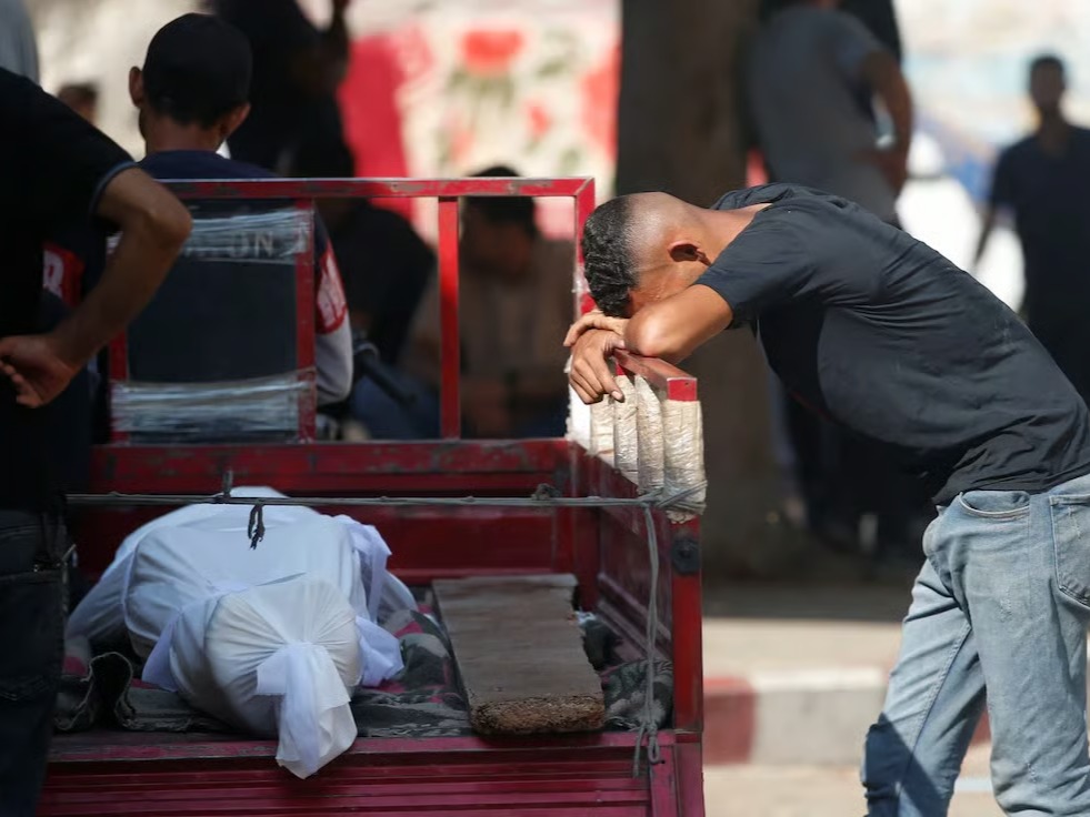 Israeli Strikes Kill 44 in Gaza 