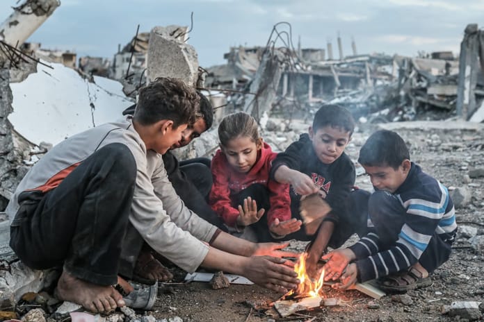 Gazze'de kış felaketi: Soğuk hava ve fırtına 17 can aldı 