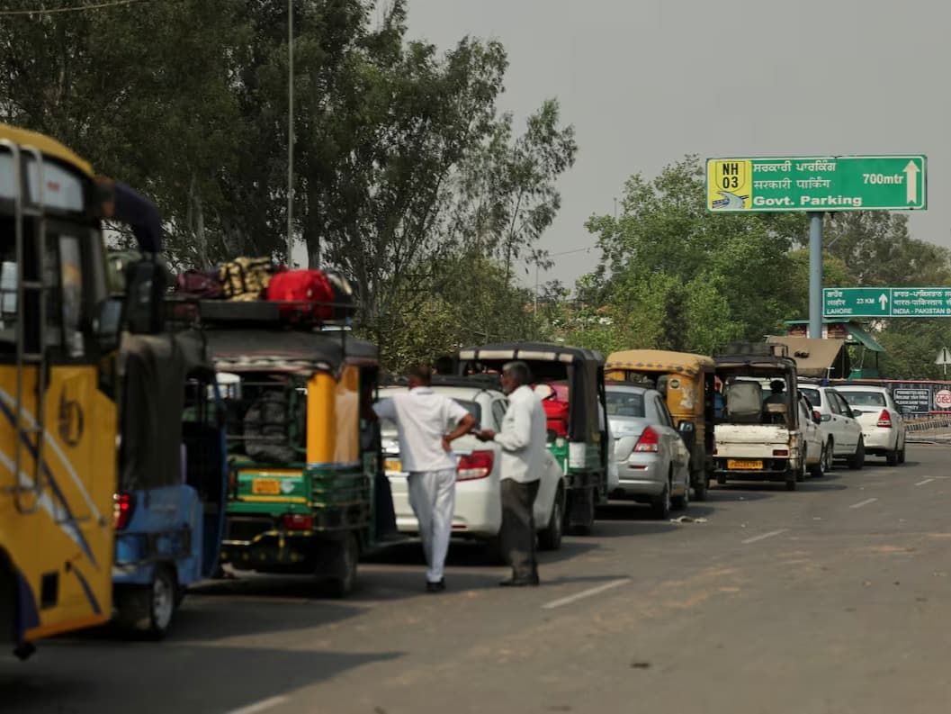 Hindistan Pakistan'dan ithalatı yasakladı