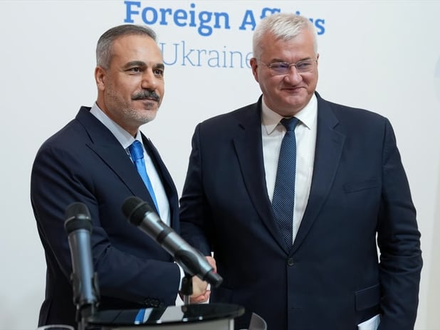 Fidan'dan İstanbul'da liderler zirvesi düzenlenmesi çağrısı 