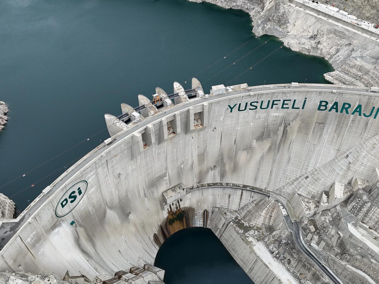 Yusufeli HES 2,5 milyon kişiye elektrik üretiyor