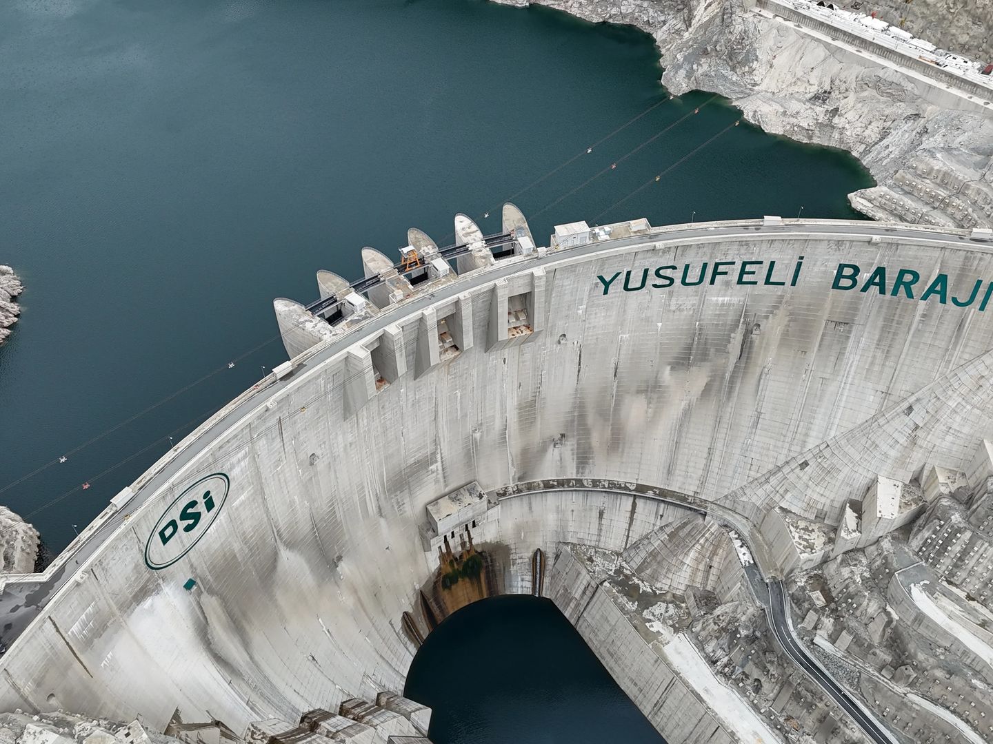 Yusufeli HES Türkiye'nin enerji ihtiyacını karşılıyor: 2.5 milyon kişiye elektrik üretiyor