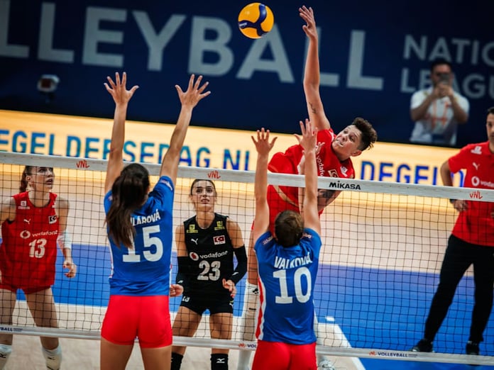 Filenin Sultanları, Çekya karşısında mağlup oldu: Elif Şahin sakatlandı