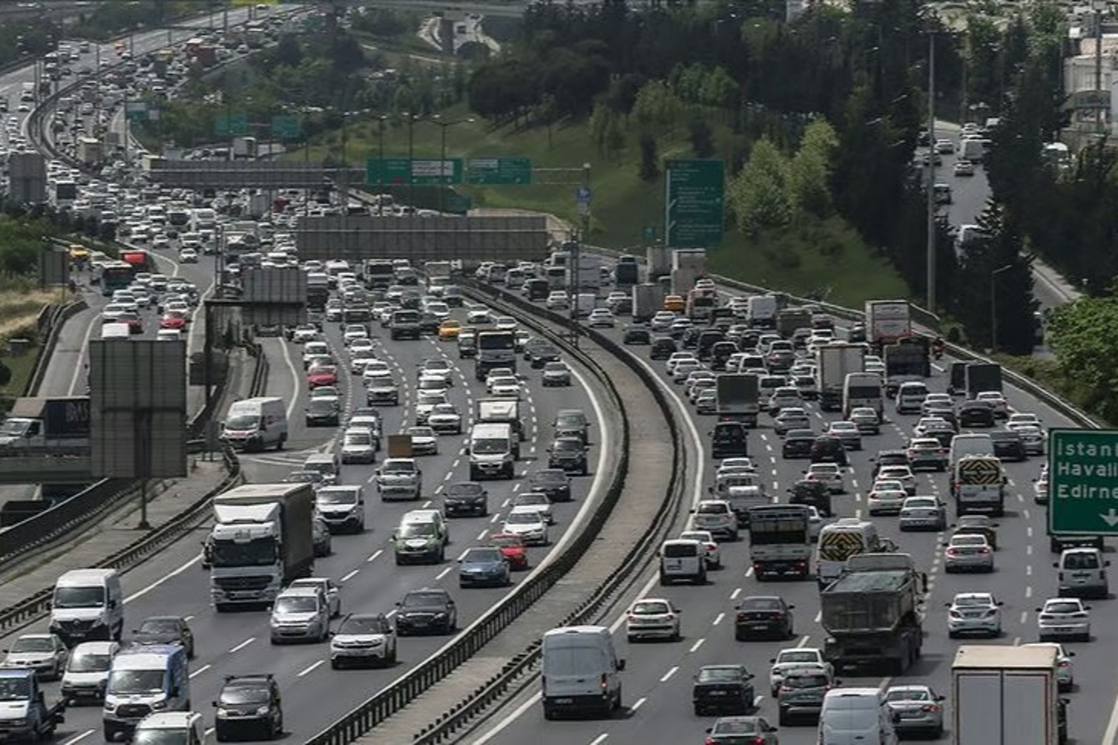 Türkiye yollarında 6 milyon tehlike: Eski araçlar 10 kat daha fazla kirletiyor