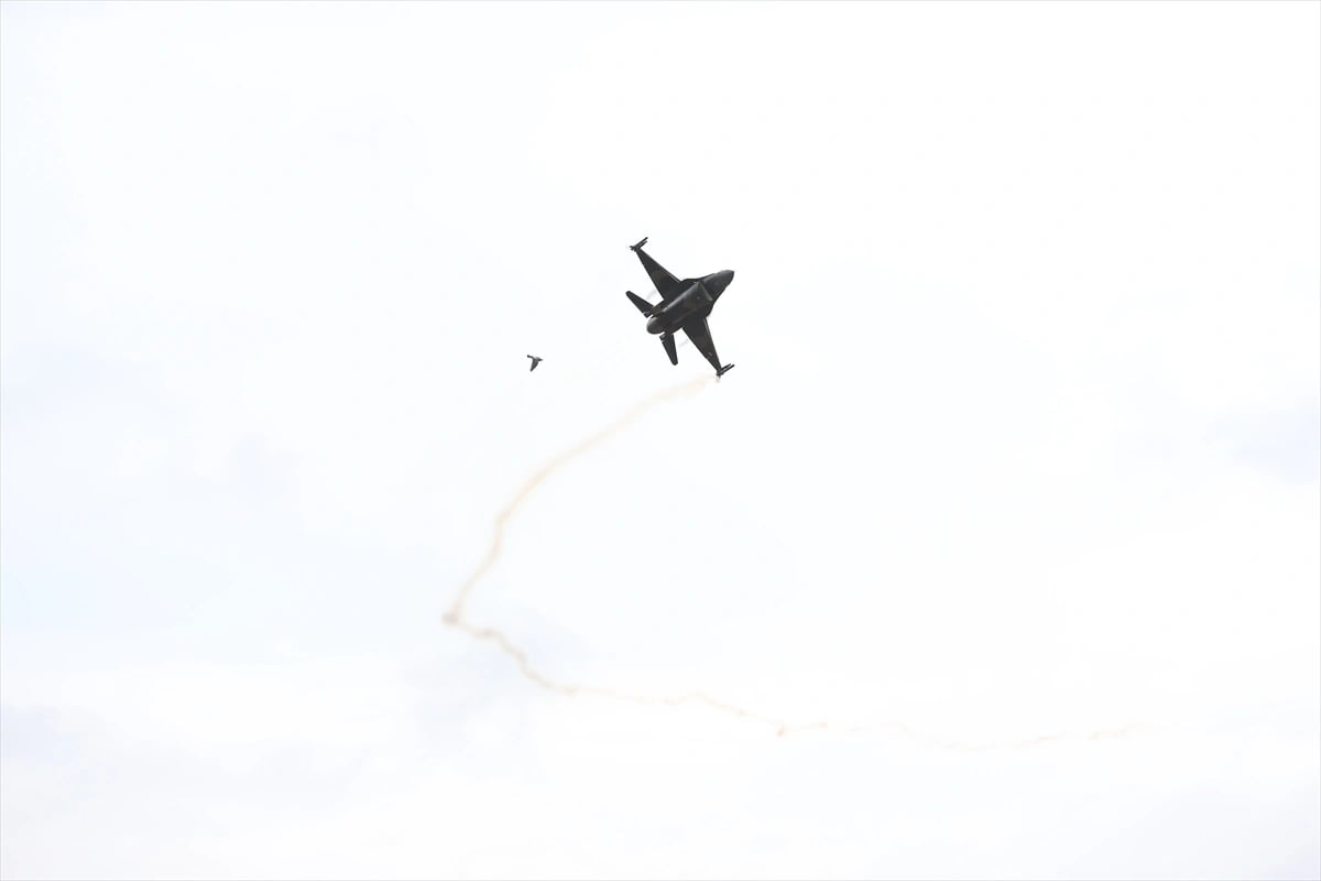 Jet sesi Eskişehir semalarında yankılandı