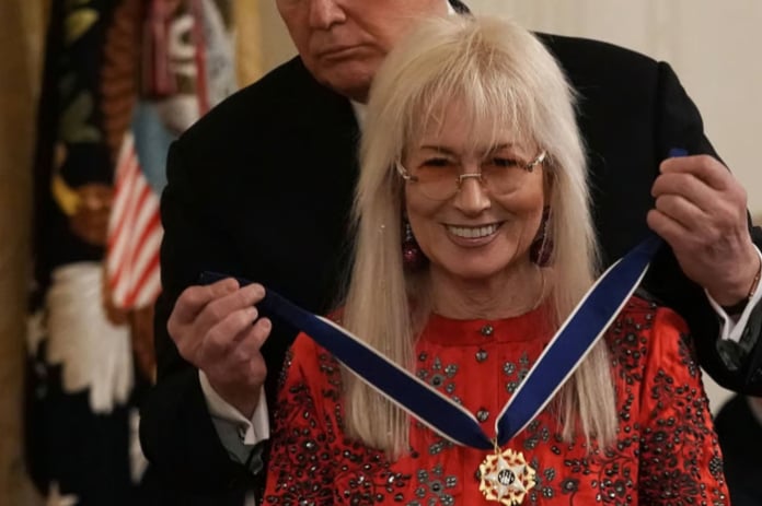 Trump'ın Knesset'te övdüğü İsrail yanlısı Miriam Adelson kim?