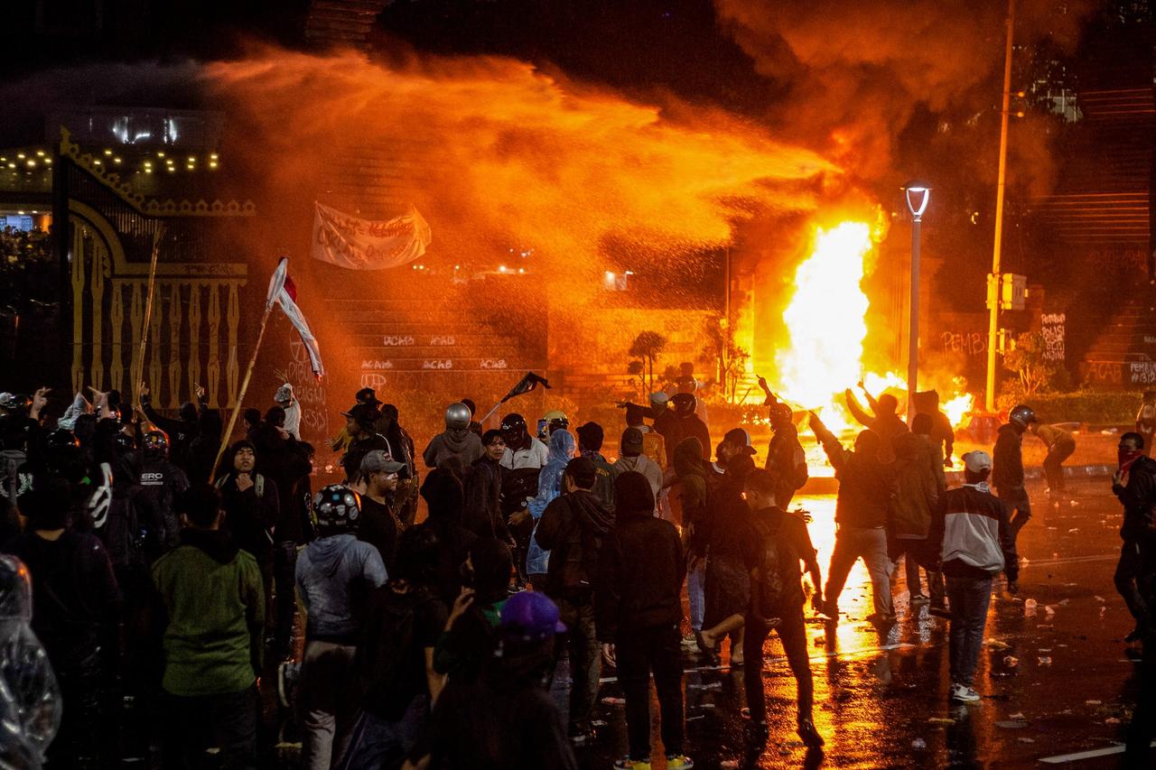 Endonezya'da protestolar sürüyor - AFP