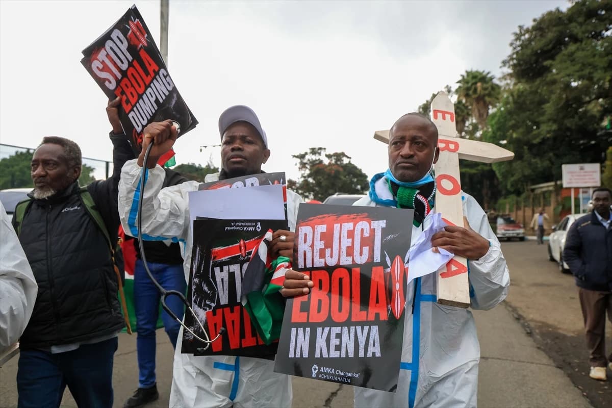 Kenya'da ABD'liler için kurulacak Ebola merkezi protesto edildi