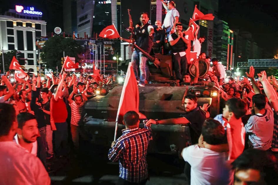 15 Temmuz resmi tatil mi? 15 Temmuz resmi tatil olacak mı?