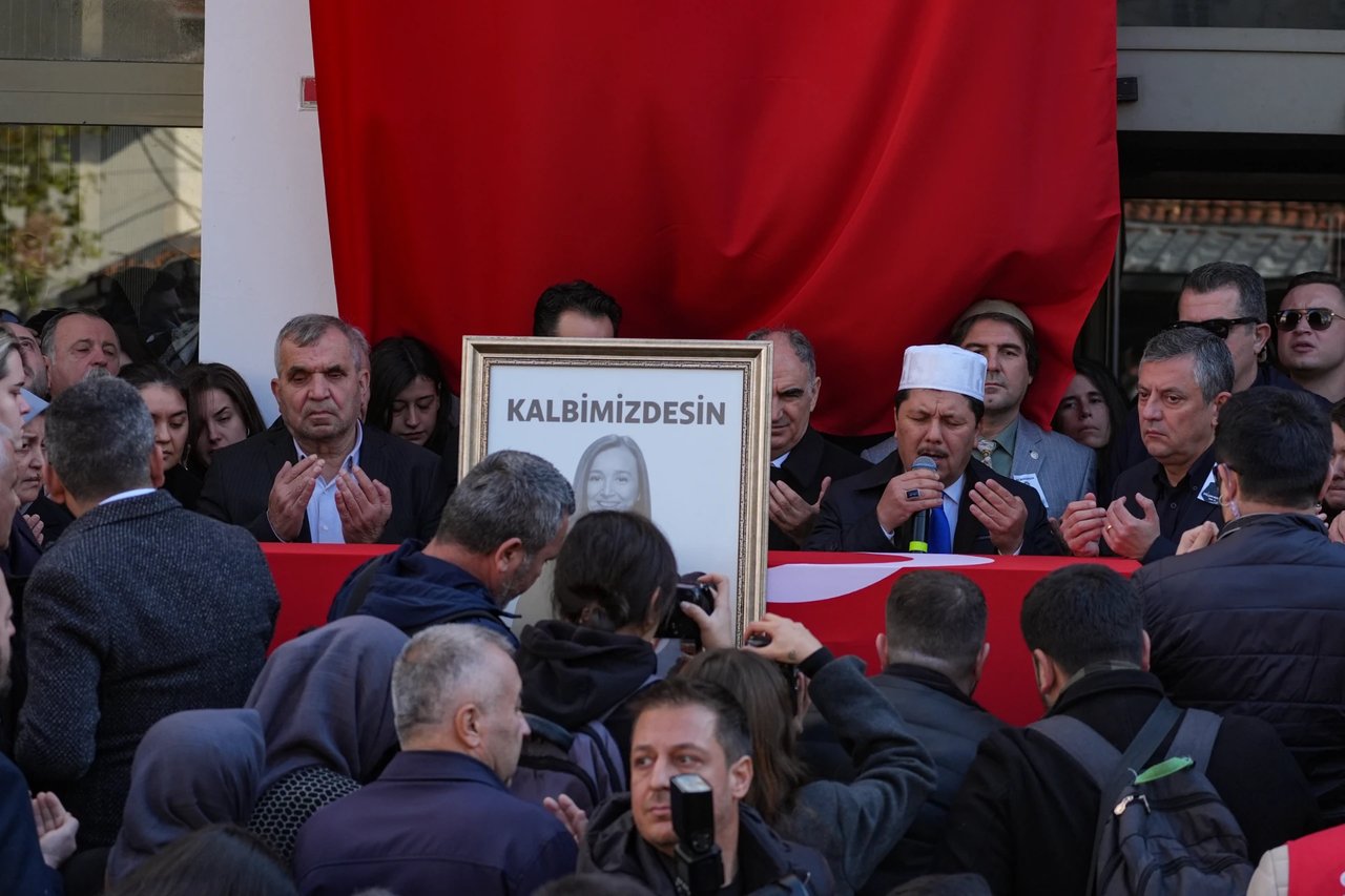 Şehzadeler Belediye Başkanı Gülşah Durbay son yolculuğuna uğurlandı 
