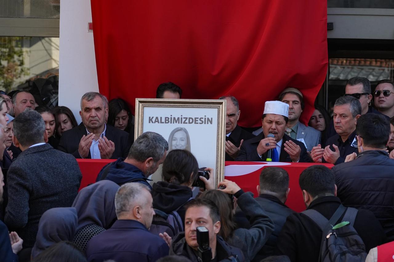 Şehzadeler Belediye Başkanı Gülşah Durbay son yolculuğuna uğurlandı 