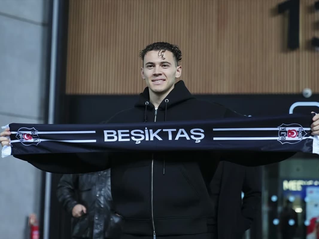 Orta sahaya Arnavut takviyesi: Kristjan Asllani