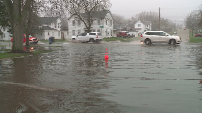 Sokaklar sele teslim oldu - Fox11