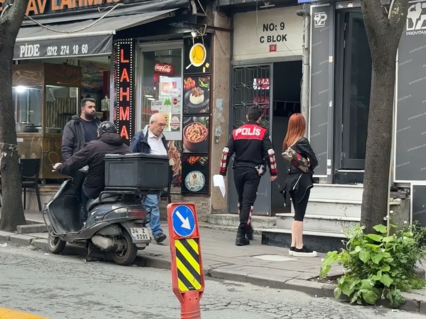 Arkadaşları ihbar etti, çilingirle girildi: Defne Boz'un şüpheli ölümüyle ilgili soruşturma başlatıldı 