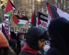 Londra’daki silah fuarında Filistin protestosu