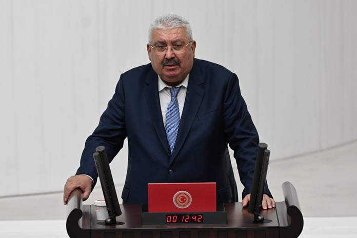 MHP'den Papa'nın Türkiye ziyaretine tepki: Bir tür şova dönüştürüldü