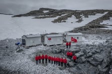 Türk bilim insanları "Beyaz Kıta"da 10. yıl gururunu yaşıyor