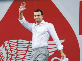French Far-Right Leader Eyes NATO Shake-Up But No Frexit