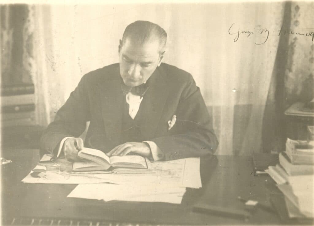 10 Kasım Atatürk fotoğrafları ve şiirleri