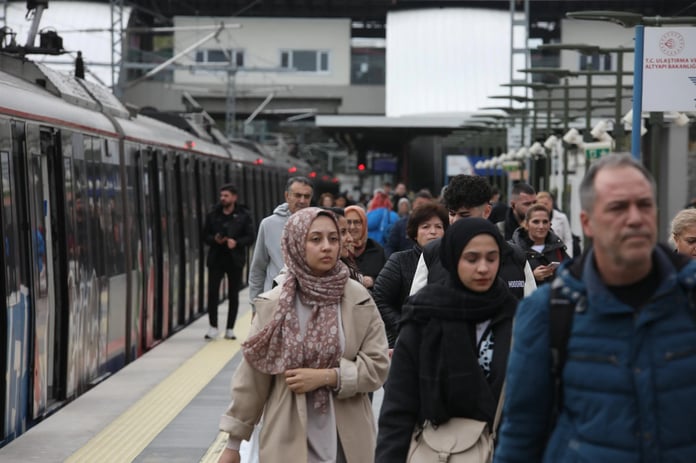 29 Ekim Cumhuriyet bayramında toplu ulaşım ücretsiz mi? 29 Ekim'de Başkentray, İZBAN, Marmaray, Metro bedava mı?