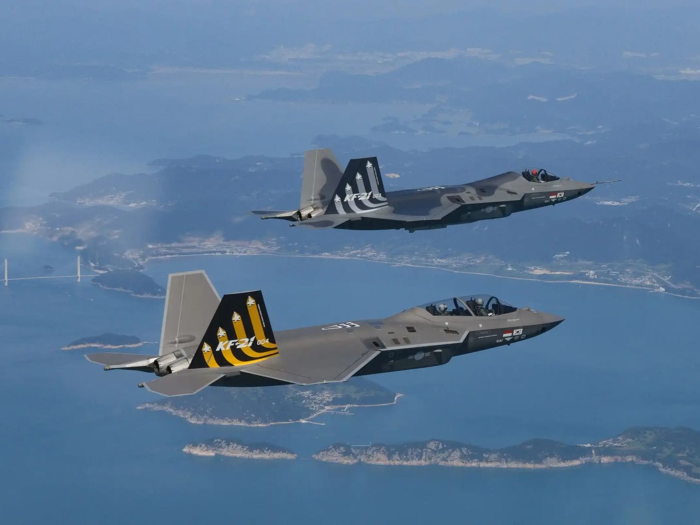 Güney Kore KF-21 savaş uçağında ilk seri üretim uçuşunu gerçekleştirdi