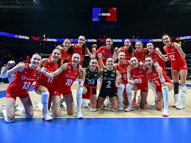 A Milli Kadın Voleybol Takımı, Milletler Ligi normal sezonunu mağlubiyetle tamamladı: Çeyrek finalde rakip belli oldu