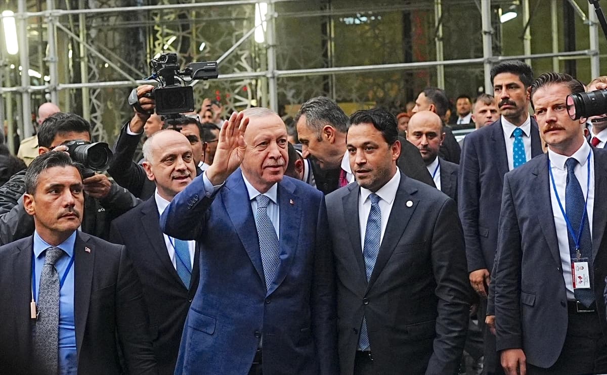 AA-20260920-42527194-42527190-CUMHURBASKANI_ERDOGAN_BM_81_GENEL_KURULUNA_KATILMAK_UZERE_ABDYE_GELDI.webp
