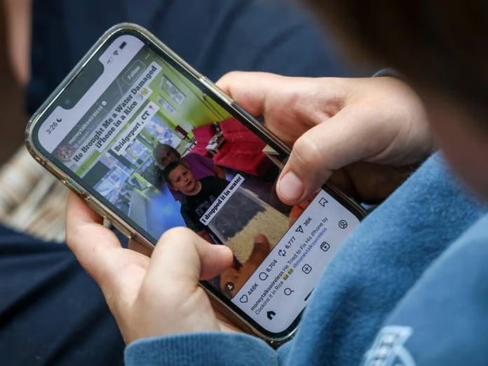 Fransa'da çocuklara sosyal medya kısıtlaması yasalaştı