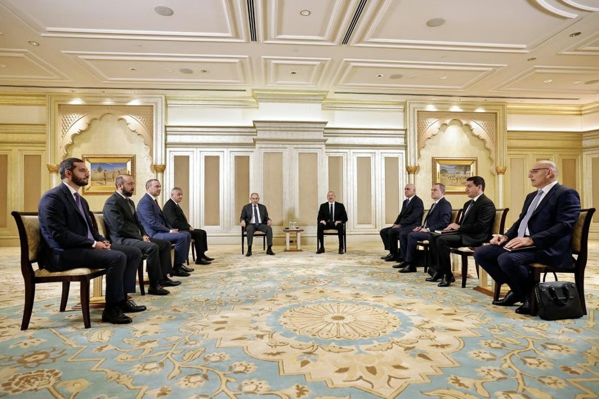 Armenia and Azerbaijan Hold Peace Talks in UAE