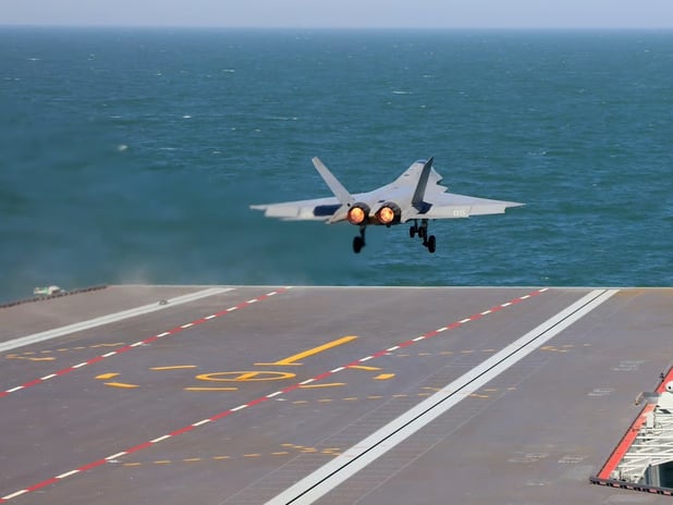 Çin, yeni uçak gemisi Fujian’da EMALS ile ilk uçuş testlerini başarıyla tamamladı